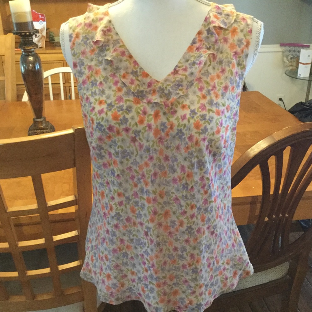 Beautiful Ann Taylor Loft summer blouse. Size 12